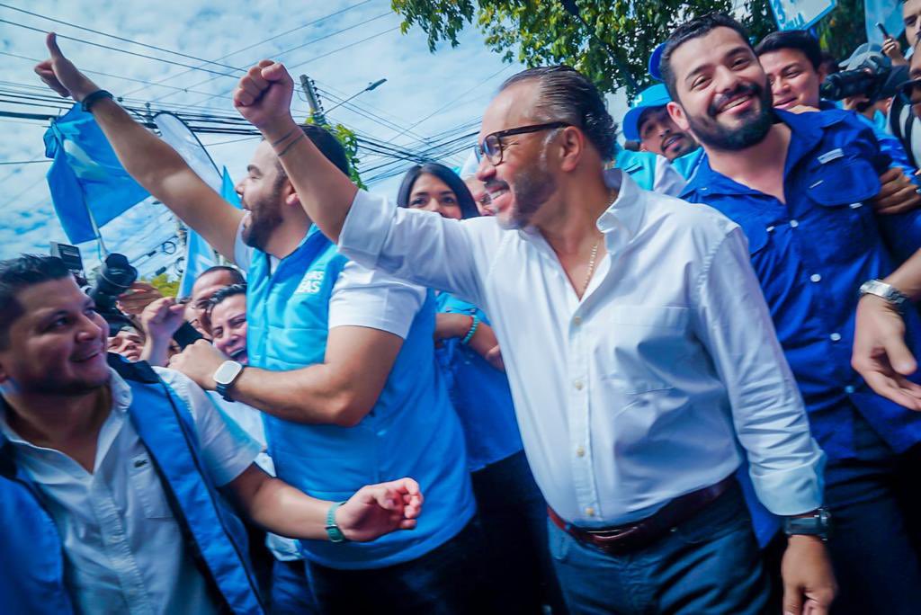 ernesto-castro-defenderemos-la-familia-la-vida-y-las-libertades-de-los-salvadorenos